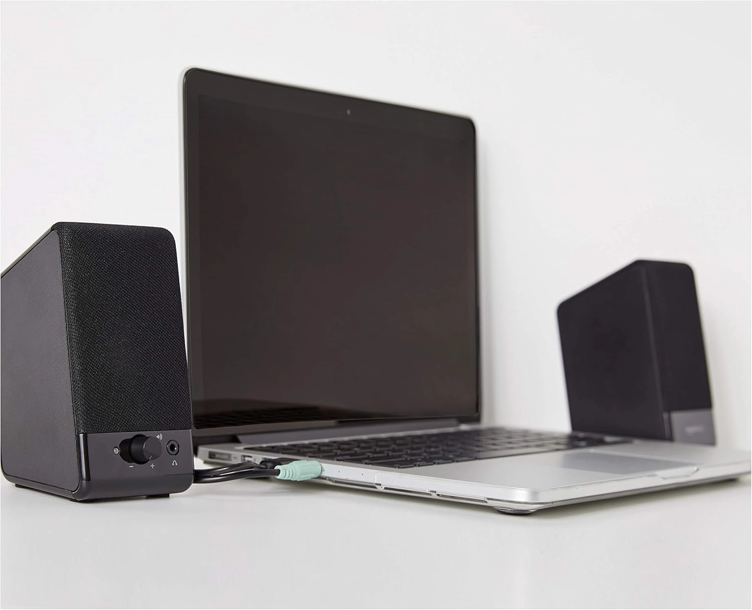 Amazon Basics USB-Powered Computer Speakers for Desktop or Laptop PC with Volume Control, Plug-N-Play, Black