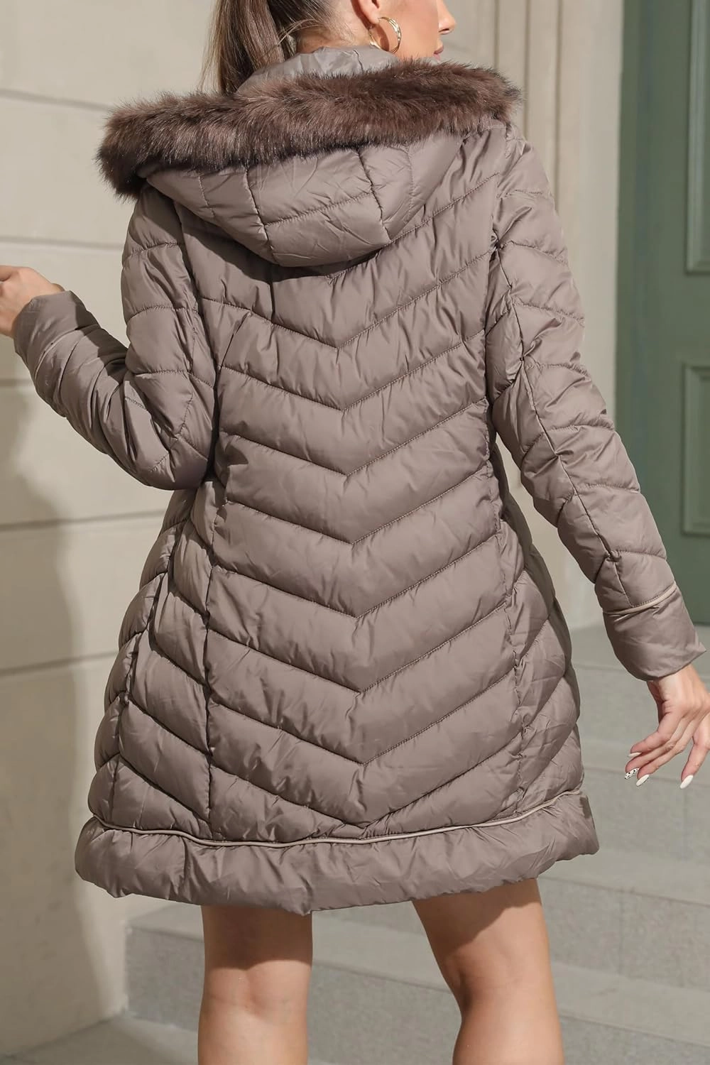 Bellivera Women's Winter Thickened Quilted Puffer Jacket Zipper Pockets Bubble Coat with Removable Hood and Faux Fur Collar