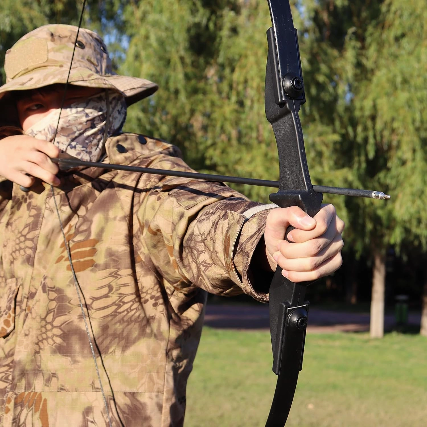 D&Q Archery Bow and Arrow Set for Adults Beginner Teenagers Youth, Takedown Recurve Bow 20lbs 30lbs 40lbs Left and Right Handed Bow, Recurve Bow Set for Outdoor Target Practice