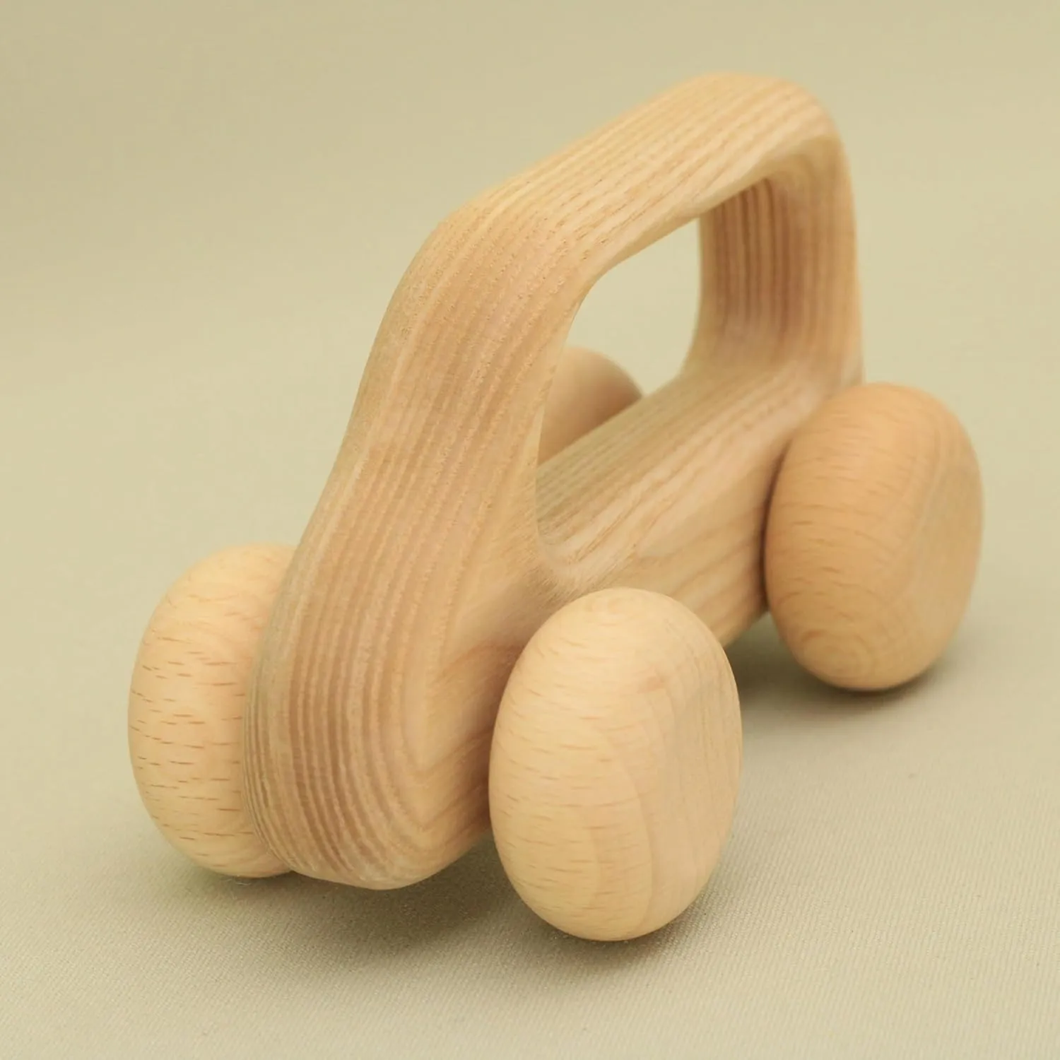 Free Shipping Natural Baby Car Retro V, LBC45 : Eco-Friendly Gift with Montessori and Waldorf Educational Influence Lotes Toys Baby Gift