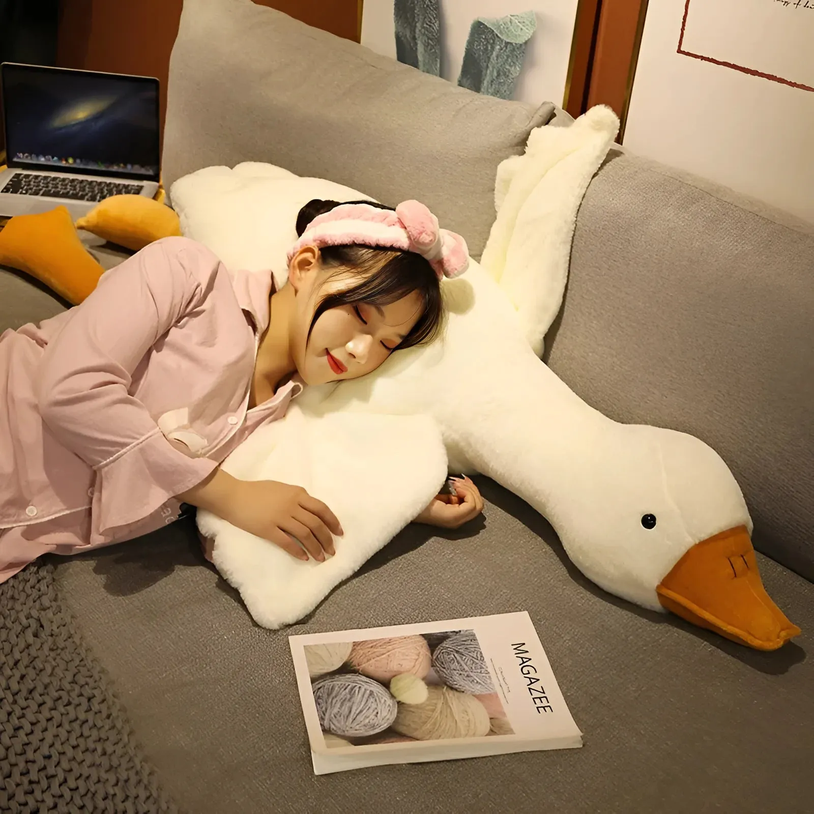 Goose Fluffy Pillow