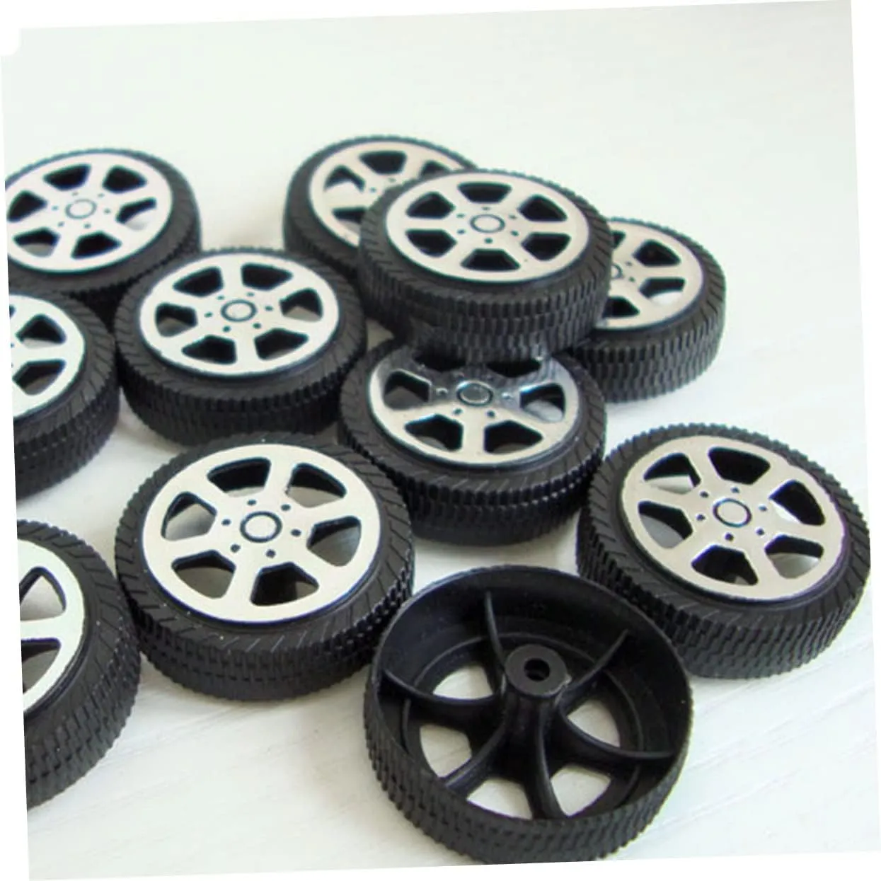 Hemoton 90pcs Plastic Toy Car Wheels Accessories for Handmade Crafts Compatible Shafts Black Round Wheels for Model Cars and Creative Projects