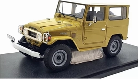 Metal Die Cast Toy Cars 1/18 for Toyota FJ40 Land Cruiser Resin Model Simulation Scene Decoration Model Car Yellow for Home Or Office Décor