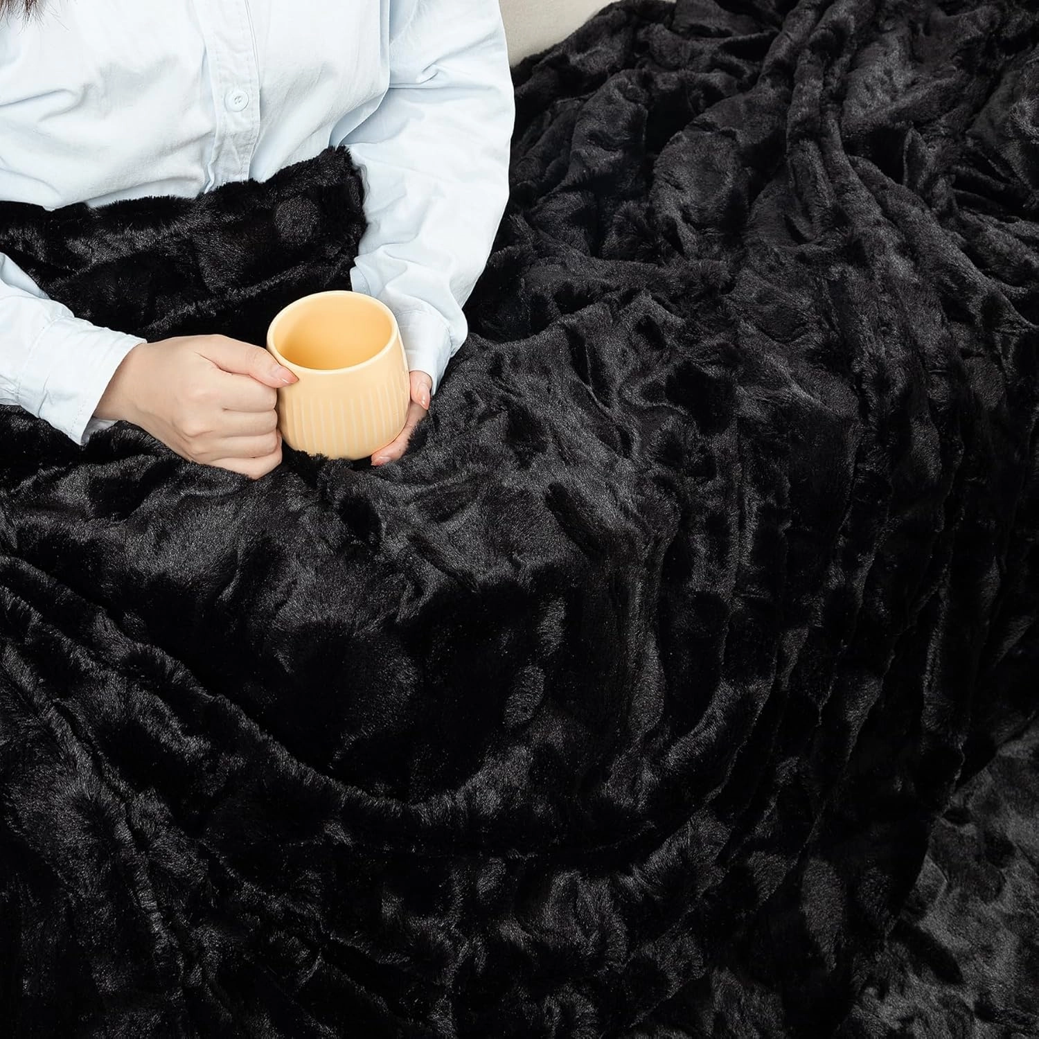 TOONOW Faux Fur Luxury Throw Blanket,Double Side Soft Fluffy Shaggy Fuzzy Blanket for Couch Sofa Bed (Black, X-Large Twin Size)