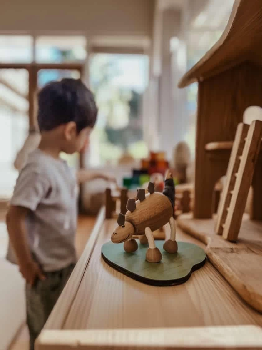 Wooden Animal Toys for Toddler, Posable T-rex Wooden Dinosaur Toy Playset Stegosaurus Brontosaurus Triceratops Stegosaurus, Dino Wooden Toys Fun Bendable Boys and Girls, 6 Figures Set